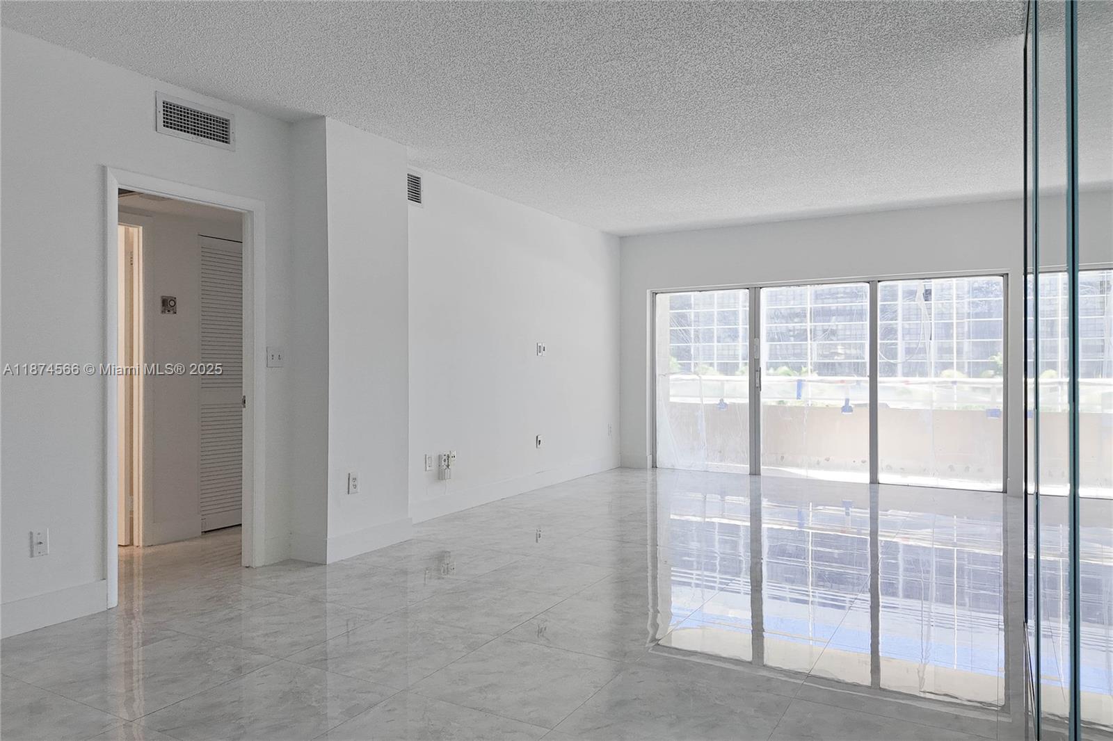 2C 1 / 2 870 sq. ft. $ 2025-09-08 0 Photo