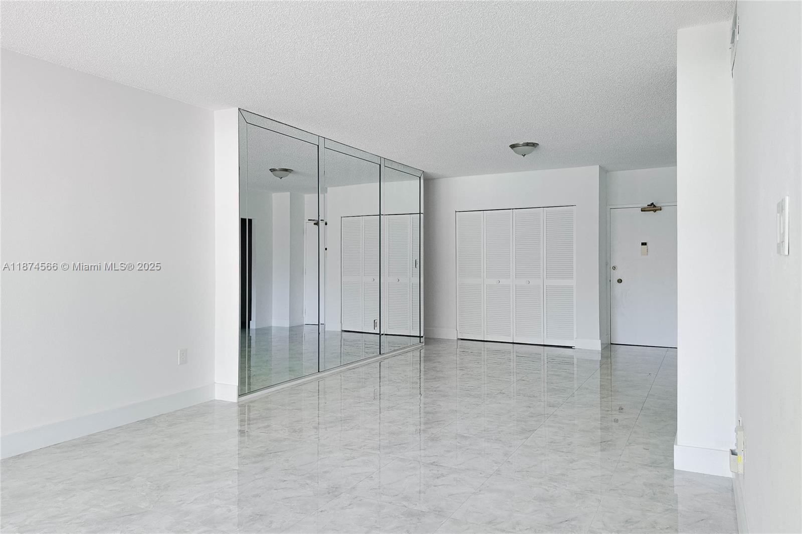 2C 1 / 2 870 sq. ft. $ 2025-09-08 0 Photo