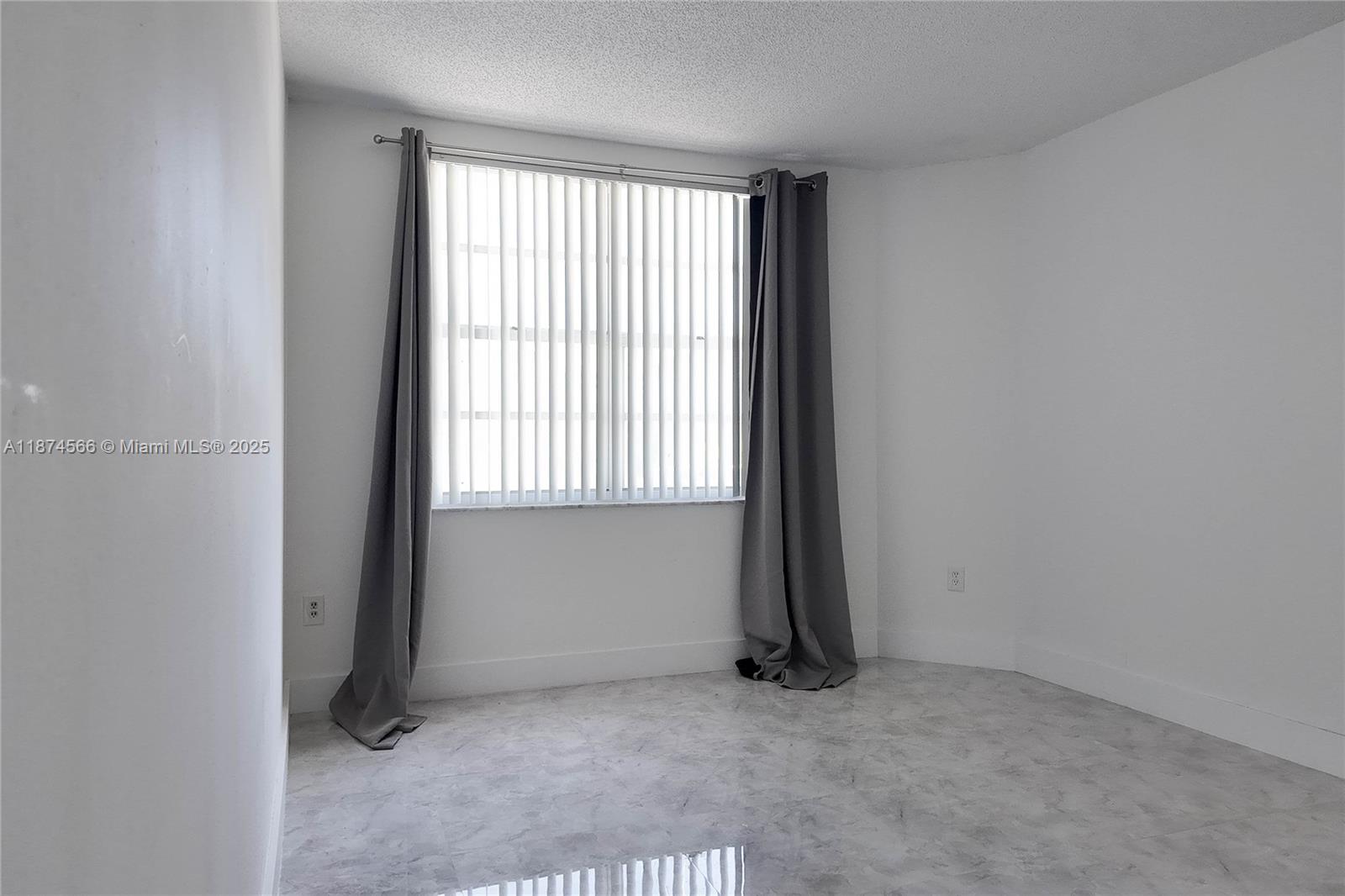 2C 1 / 2 870 sq. ft. $ 2025-09-08 0 Photo