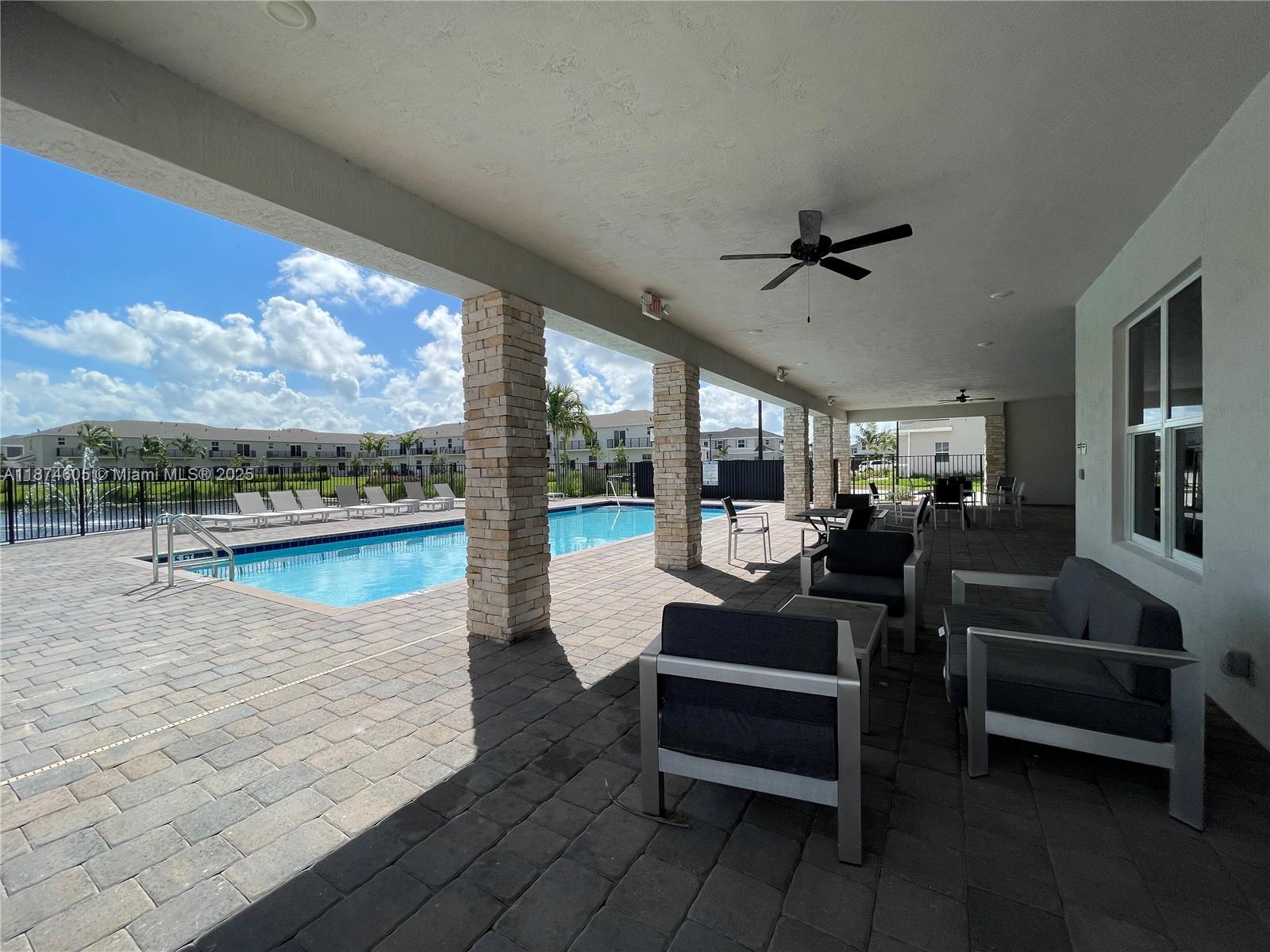 793 3 / 3 1712 sq. ft. $ 2025-09-08 0 Photo