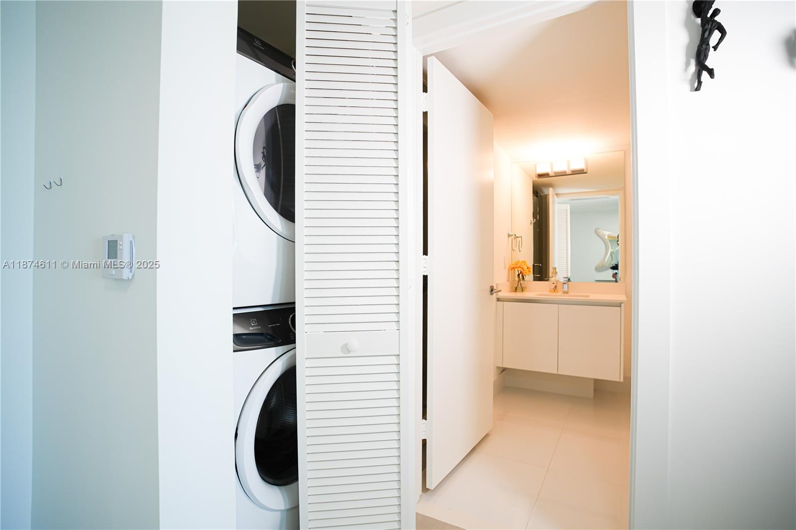 Ver detalles 4-1603 2 / 3 1524 sq. ft. $ 2025-09-08 0 foto