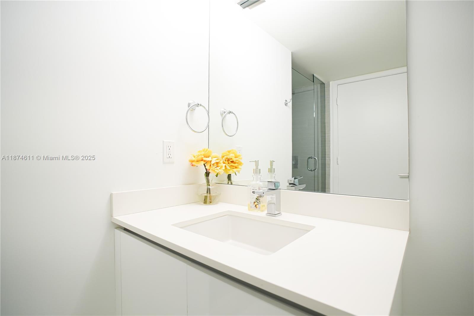Ver detalles 4-1603 2 / 3 1524 sq. ft. $ 2025-09-08 0 foto