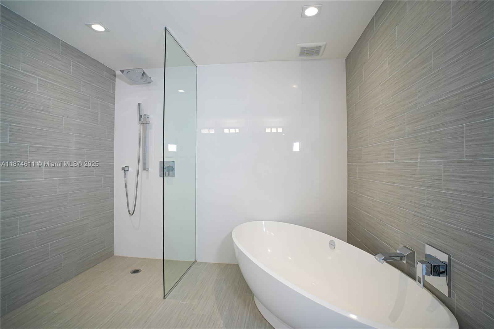 Ver detalles 4-1603 2 / 3 1524 sq. ft. $ 2025-09-08 0 foto