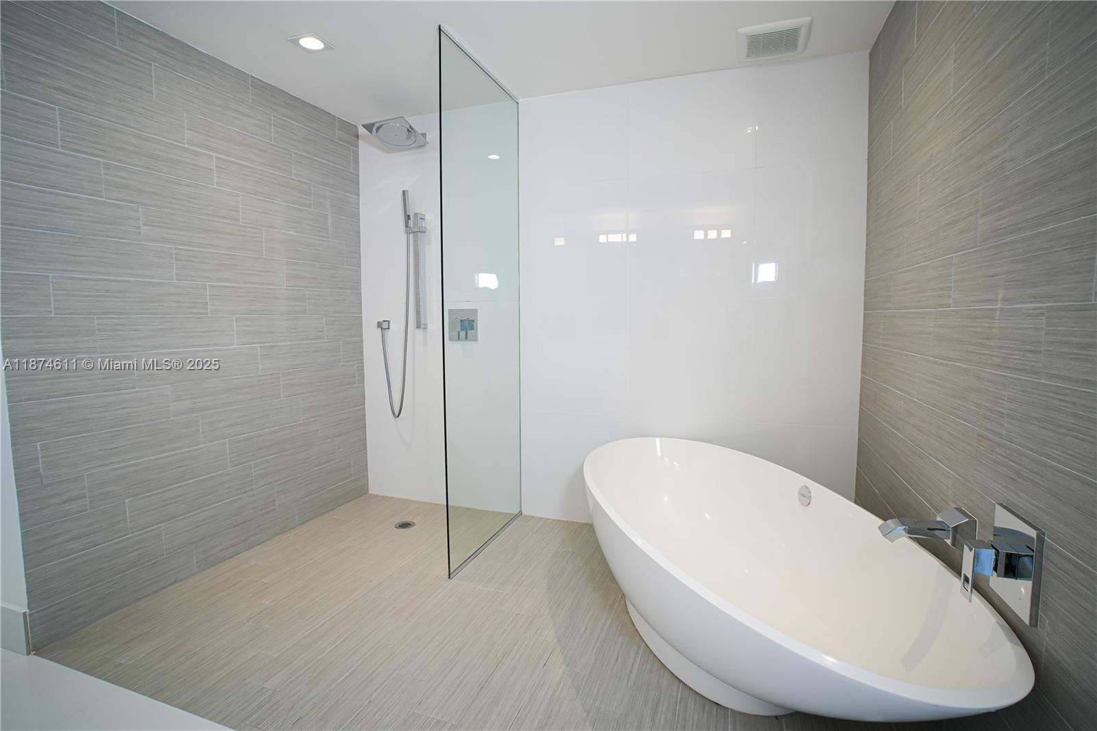 Ver detalles 4-1603 2 / 3 1524 sq. ft. $ 2025-09-08 0 foto