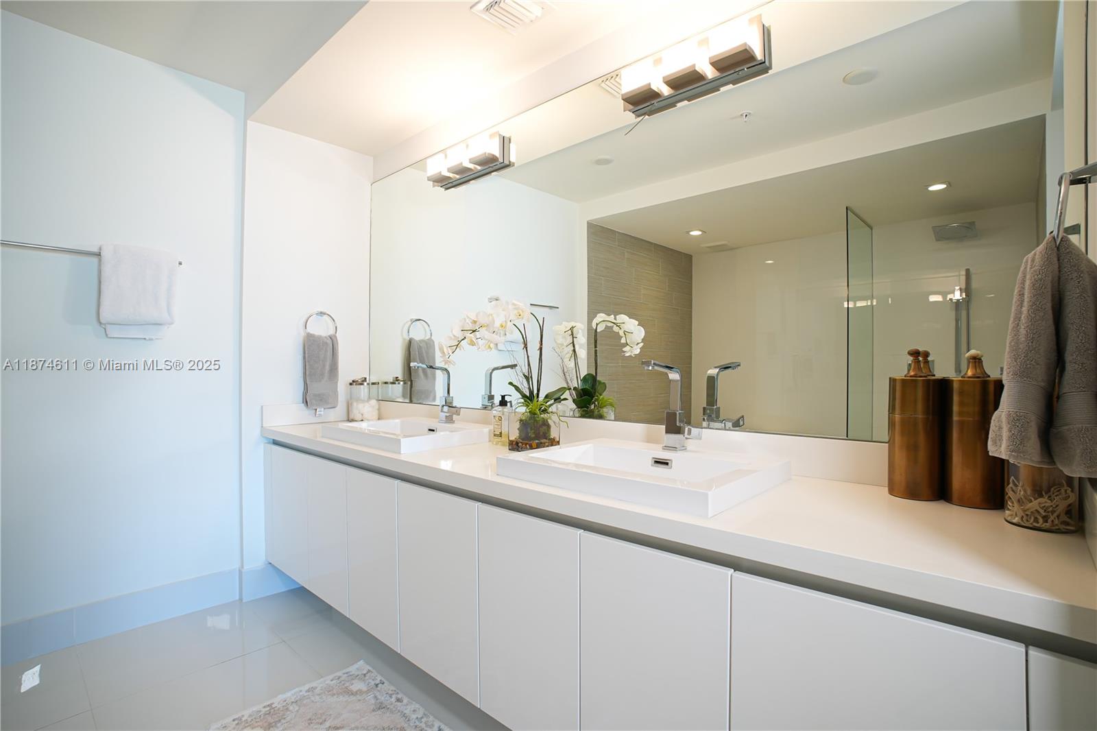 Ver detalles 4-1603 2 / 3 1524 sq. ft. $ 2025-09-08 0 foto