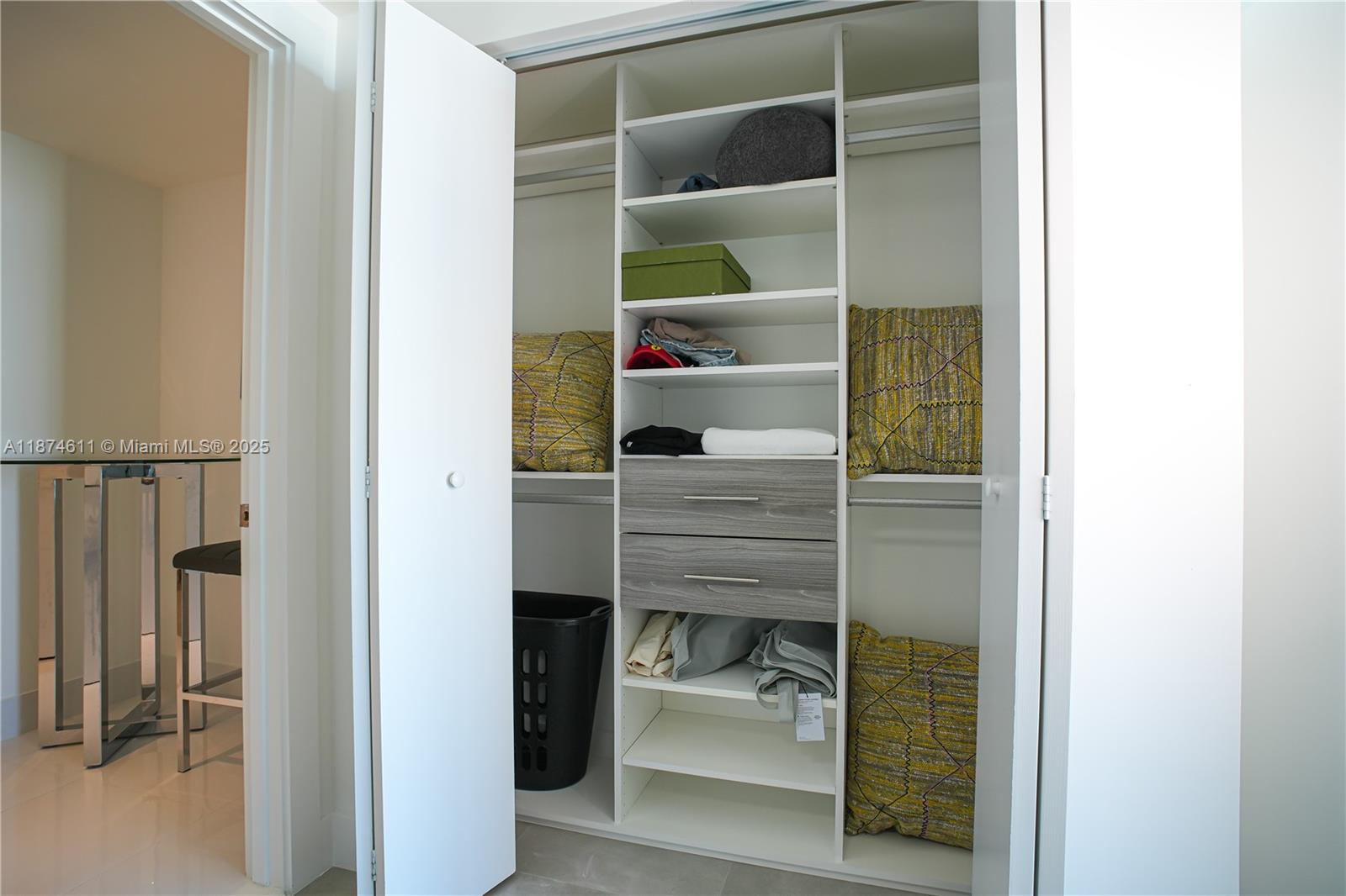 Ver detalles 4-1603 2 / 3 1524 sq. ft. $ 2025-09-08 0 foto