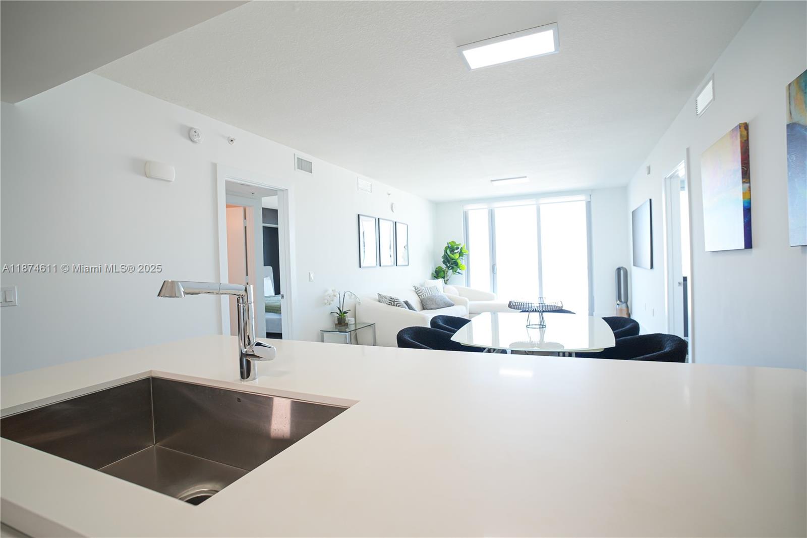 Ver detalles 4-1603 2 / 3 1524 sq. ft. $ 2025-09-08 0 foto