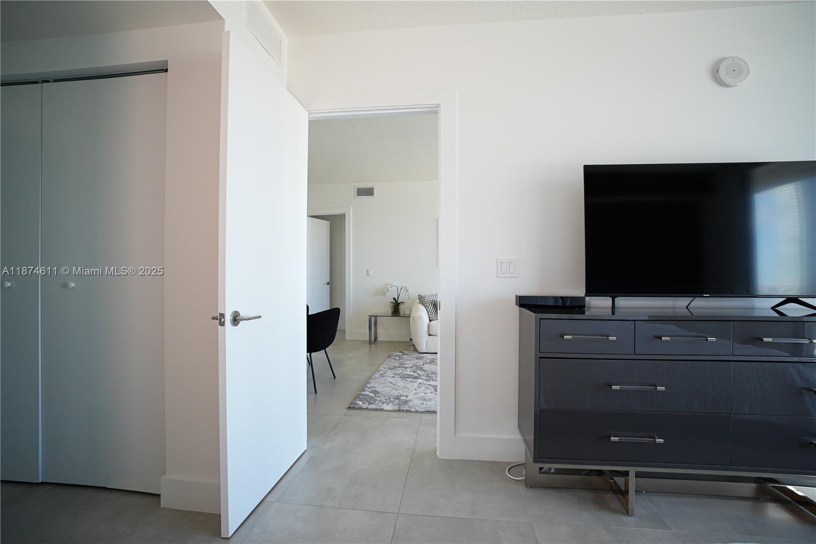 Ver detalles 4-1603 2 / 3 1524 sq. ft. $ 2025-09-08 0 foto