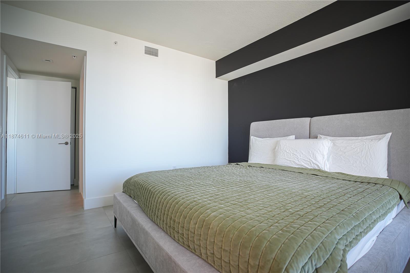 Ver detalles 4-1603 2 / 3 1524 sq. ft. $ 2025-09-08 0 foto