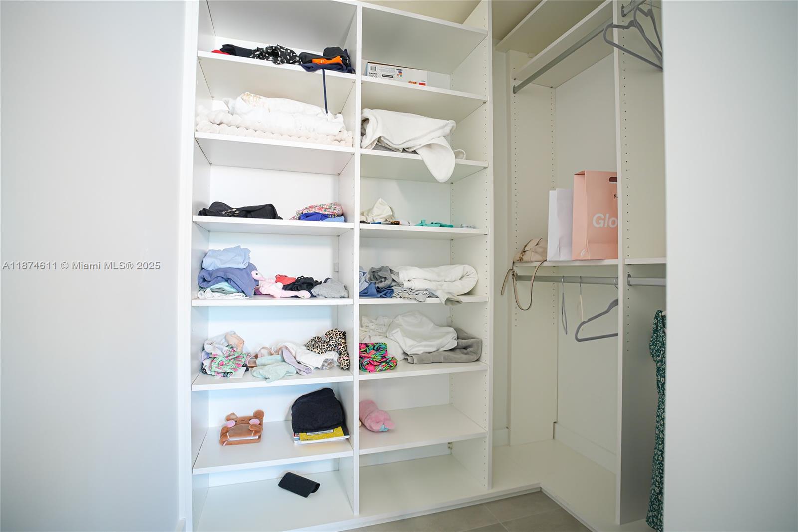 Ver detalles 4-1603 2 / 3 1524 sq. ft. $ 2025-09-08 0 foto