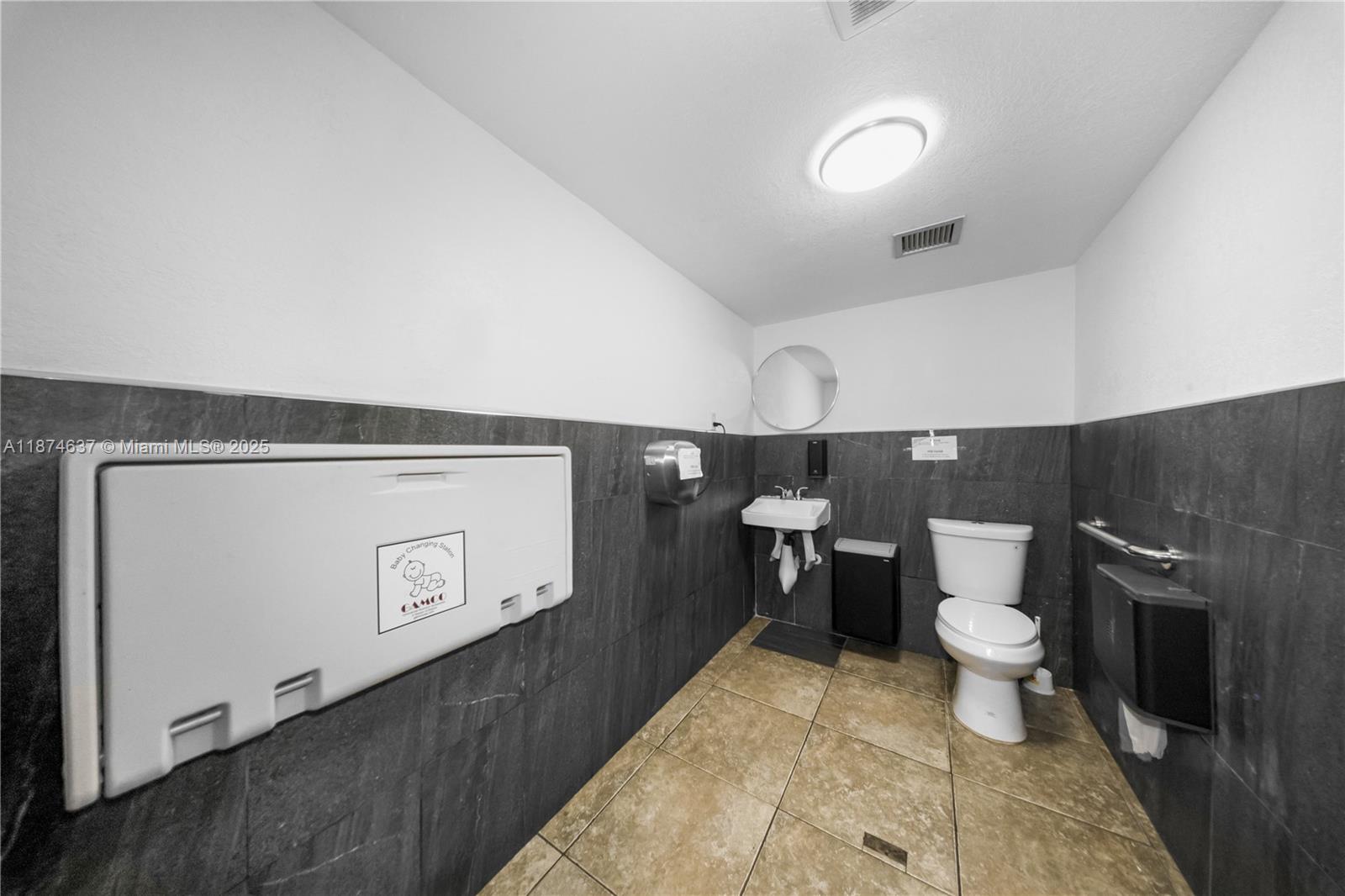 See details / sq. ft. $ 2025-09-08 0 Photo