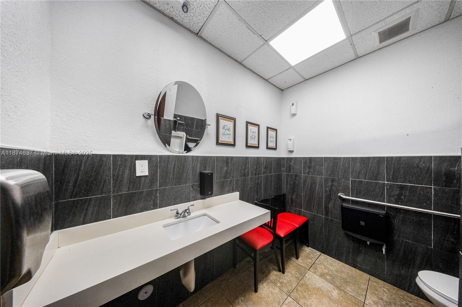 See details / sq. ft. $ 2025-09-08 0 Photo