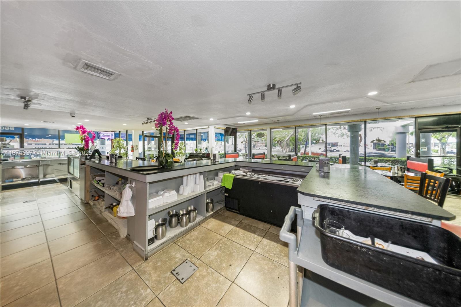 See details / sq. ft. $ 2025-09-08 0 Photo