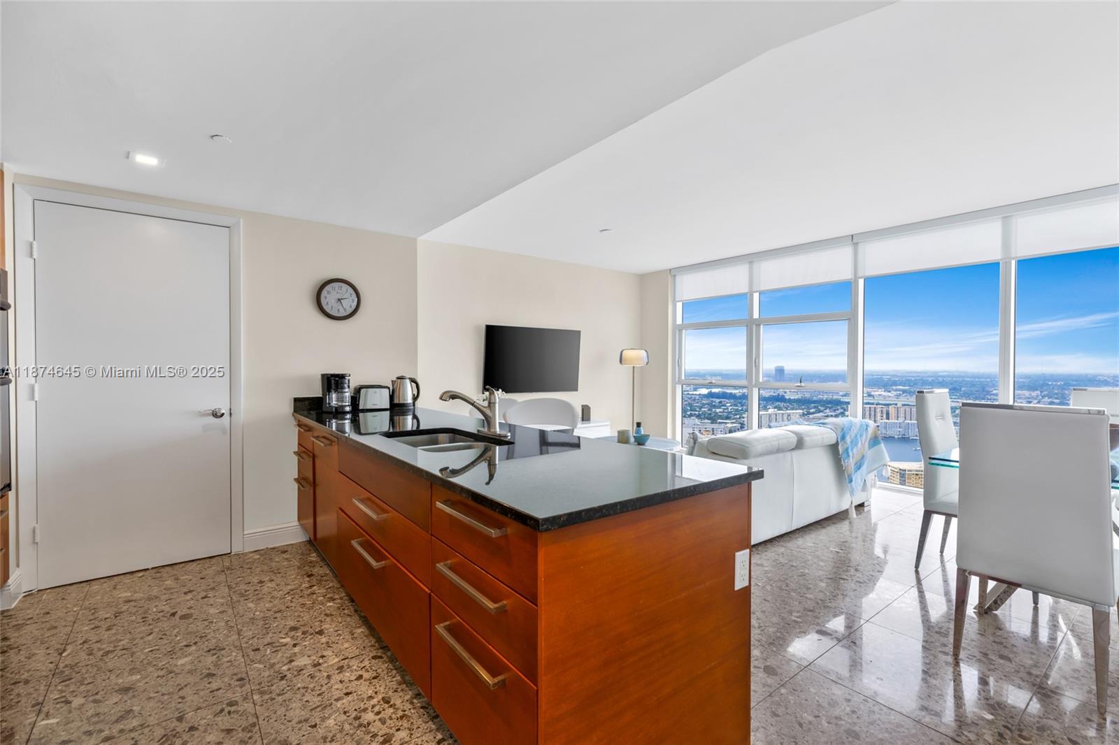 See details 4107 1 / 1 871 sq. ft. $ 2025-09-08 0 Photo