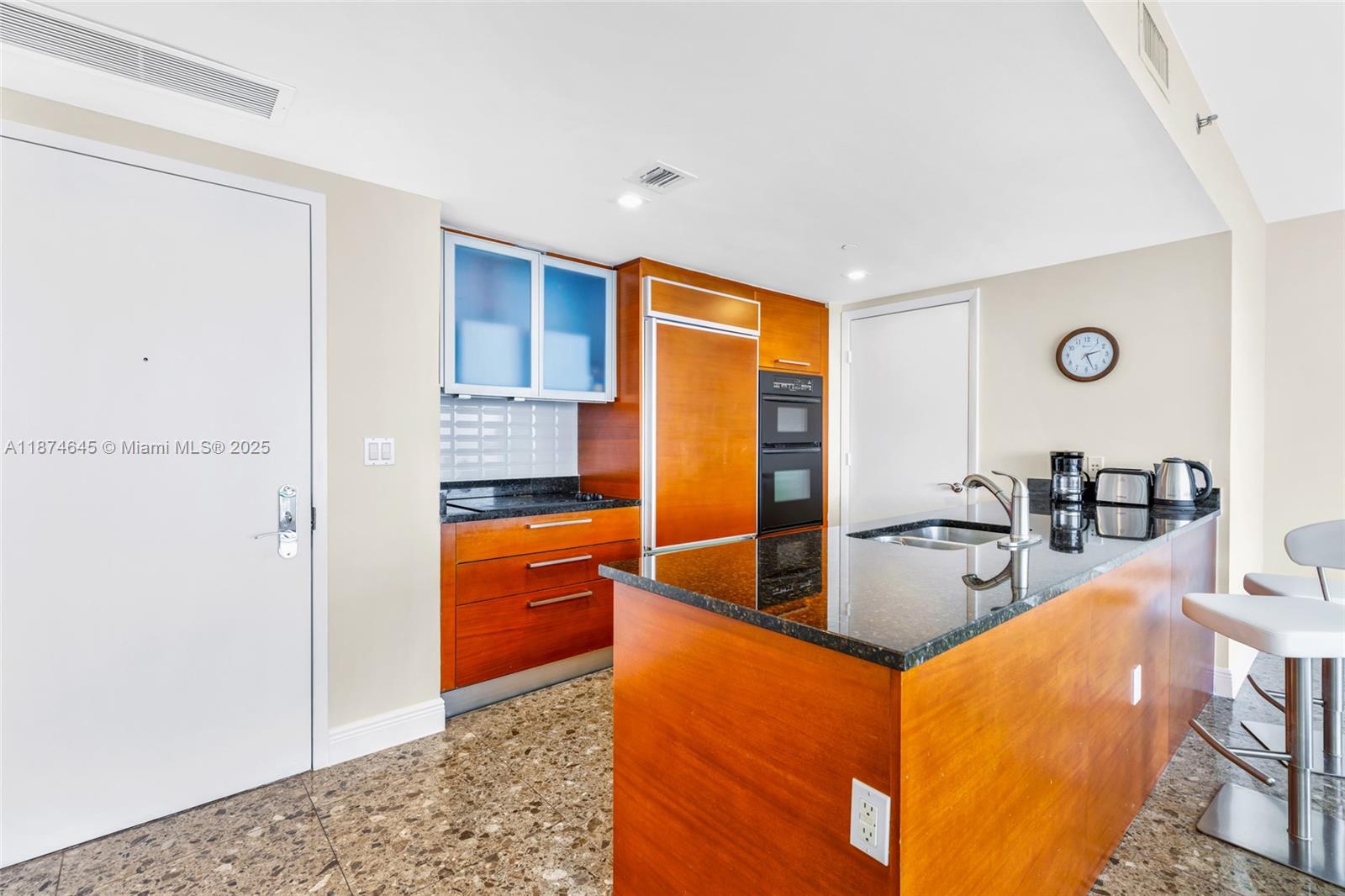 See details 4107 1 / 1 871 sq. ft. $ 2025-09-08 0 Photo