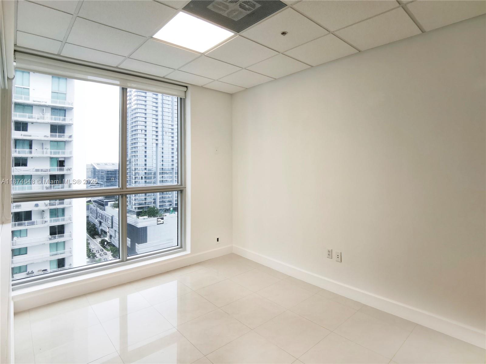 2003  /   sq. ft. $ 2025-09-08 0 foto