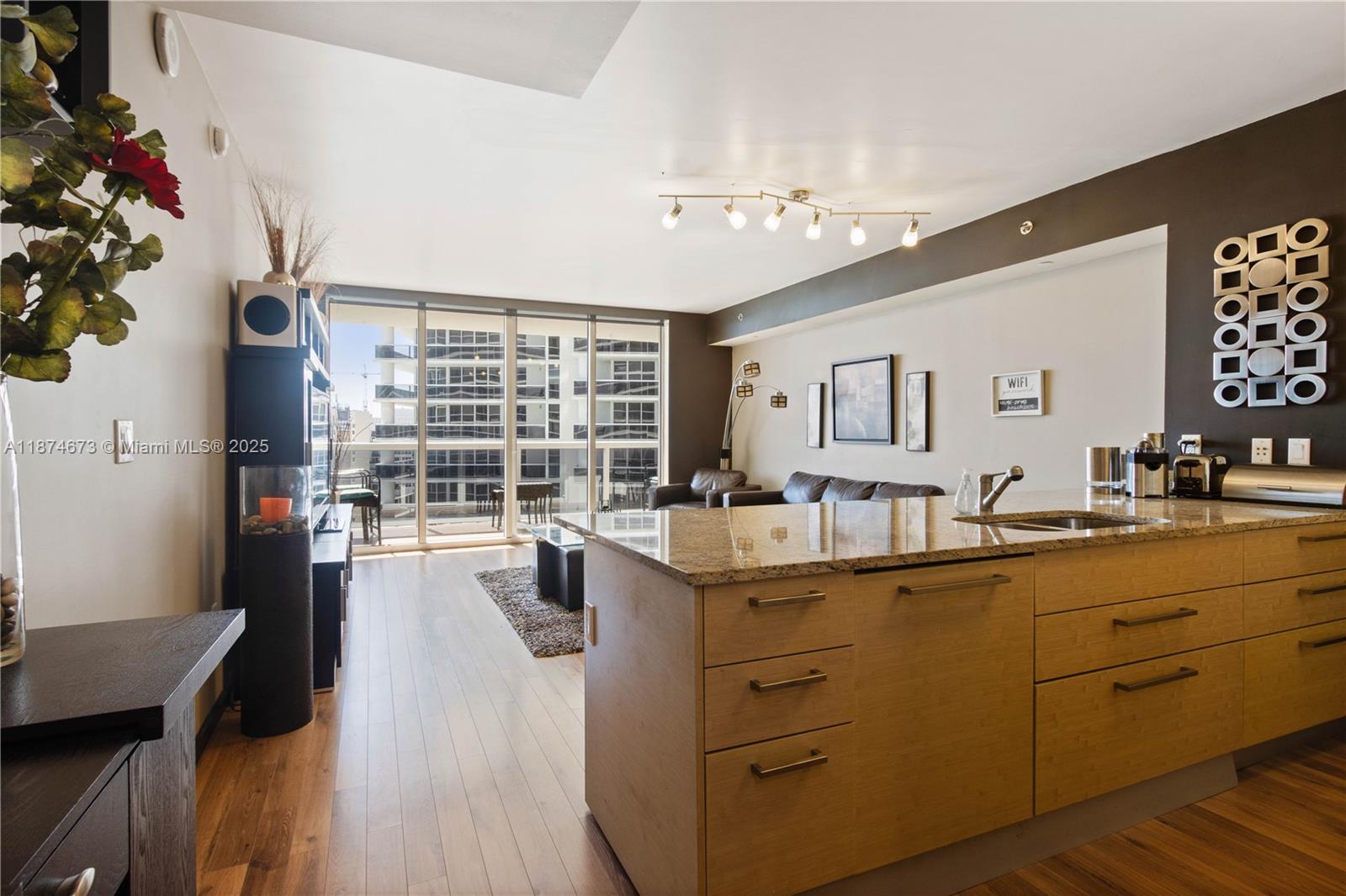 2105 1 / 1 811 sq. ft. $ 2025-09-08 0 Photo