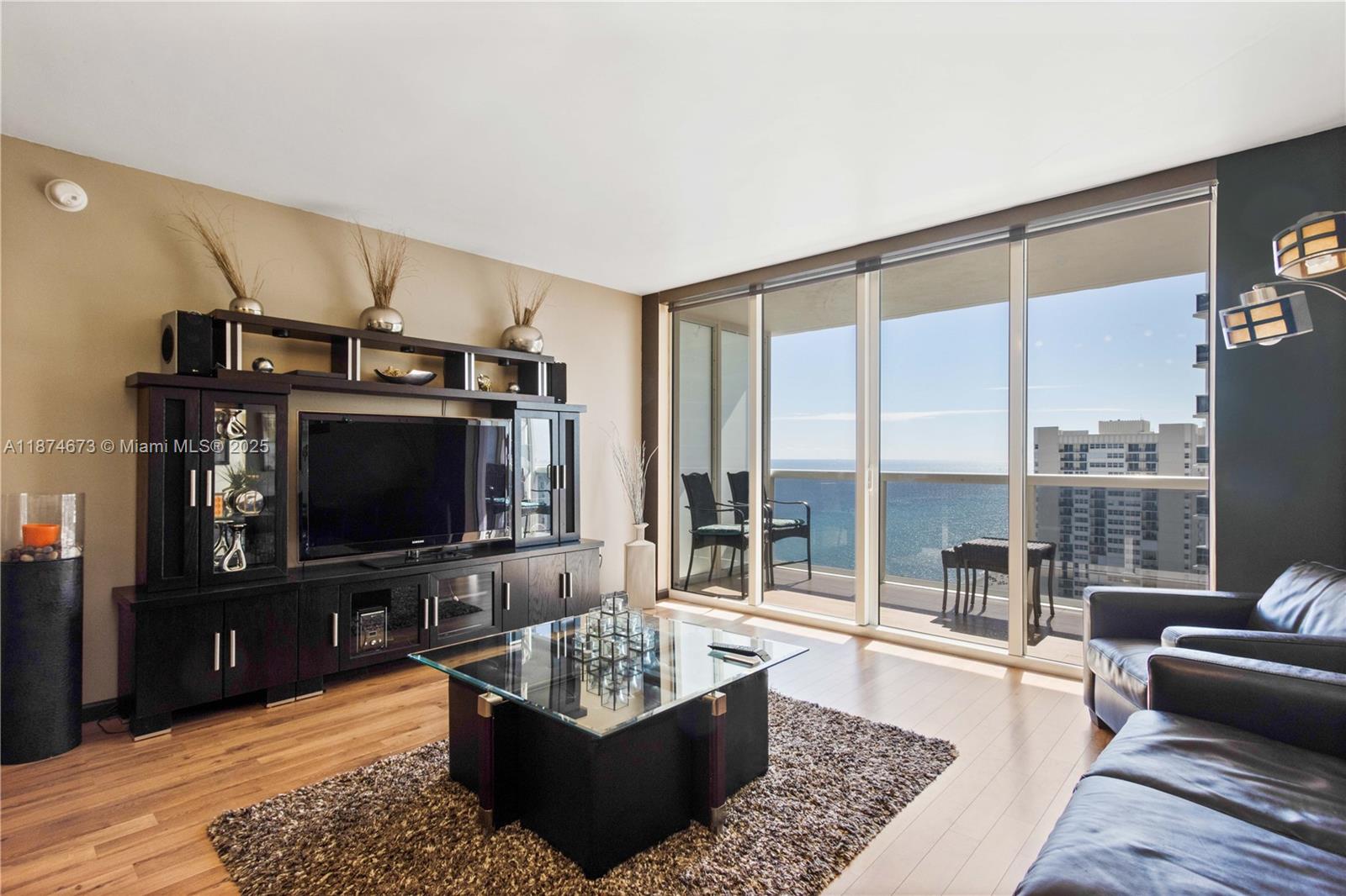 2105 1 / 1 811 sq. ft. $ 2025-09-08 0 Photo