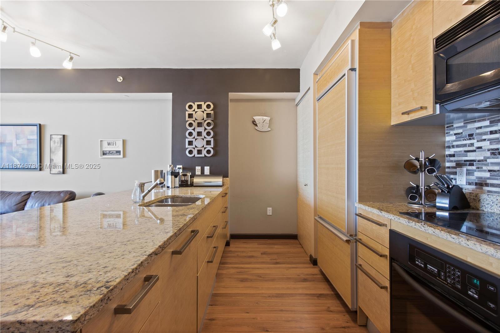 2105 1 / 1 811 sq. ft. $ 2025-09-08 0 Photo