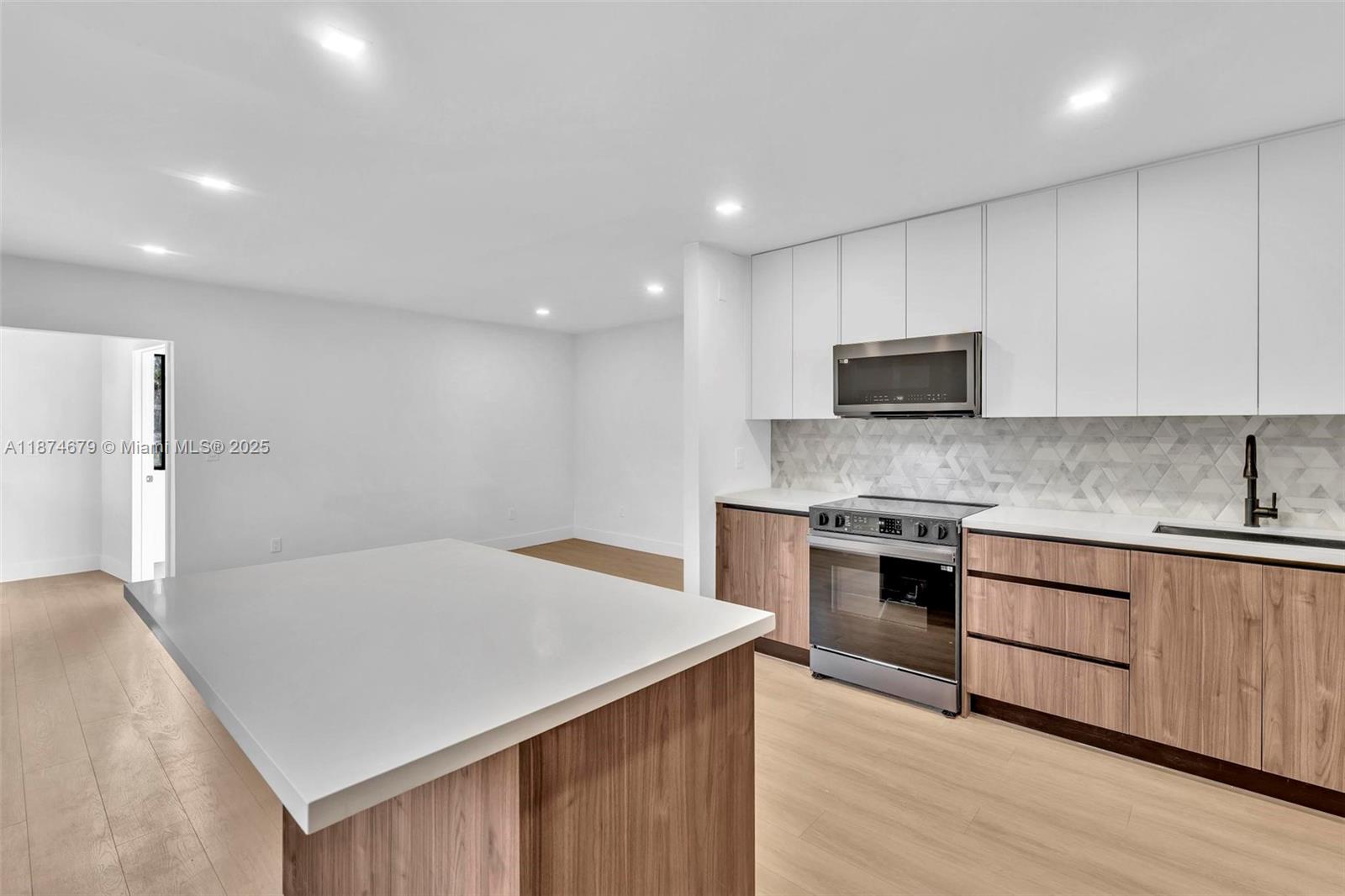See details / 1856 sq. ft. $ 2025-09-08 0 Photo