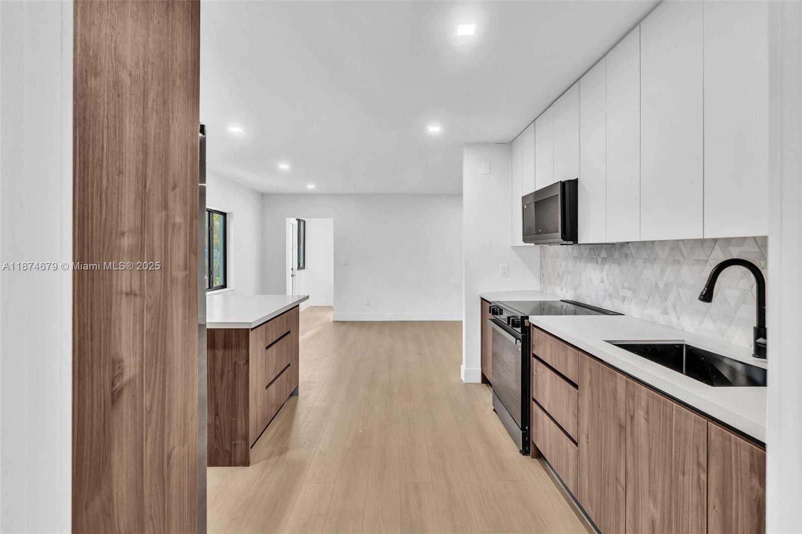 See details / 1856 sq. ft. $ 2025-09-08 0 Photo