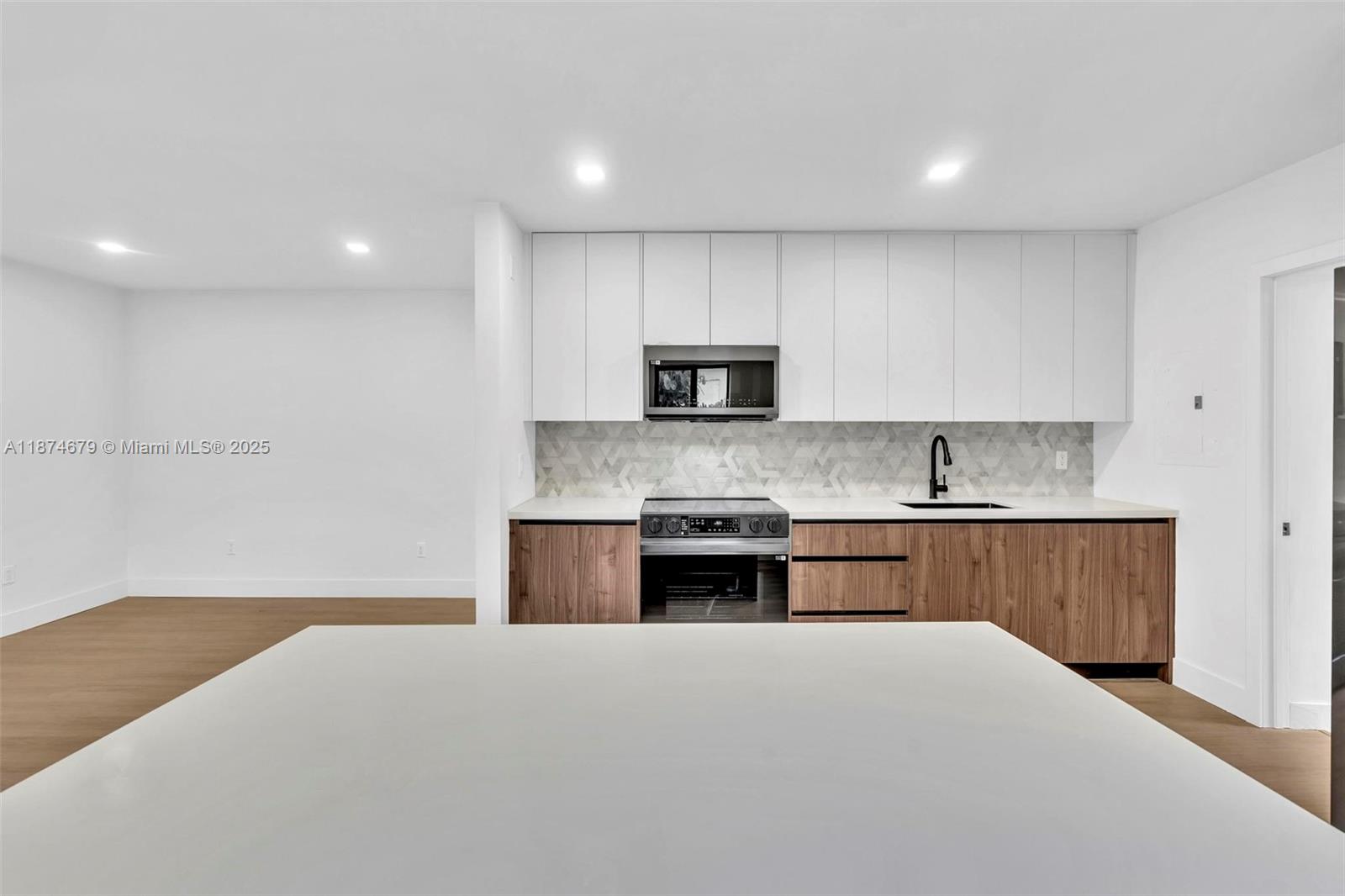 See details / 1856 sq. ft. $ 2025-09-08 0 Photo