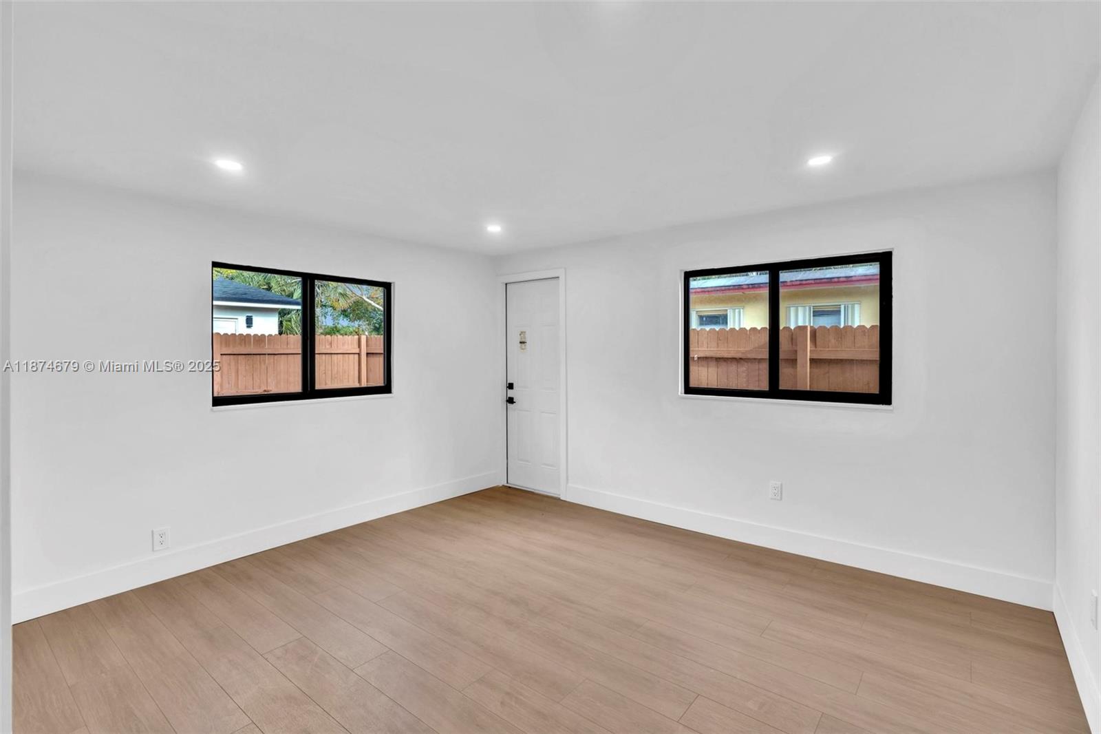 See details / 1856 sq. ft. $ 2025-09-08 0 Photo