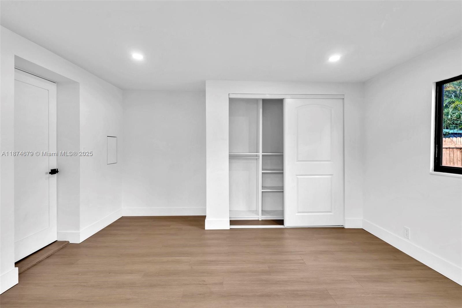 See details / 1856 sq. ft. $ 2025-09-08 0 Photo