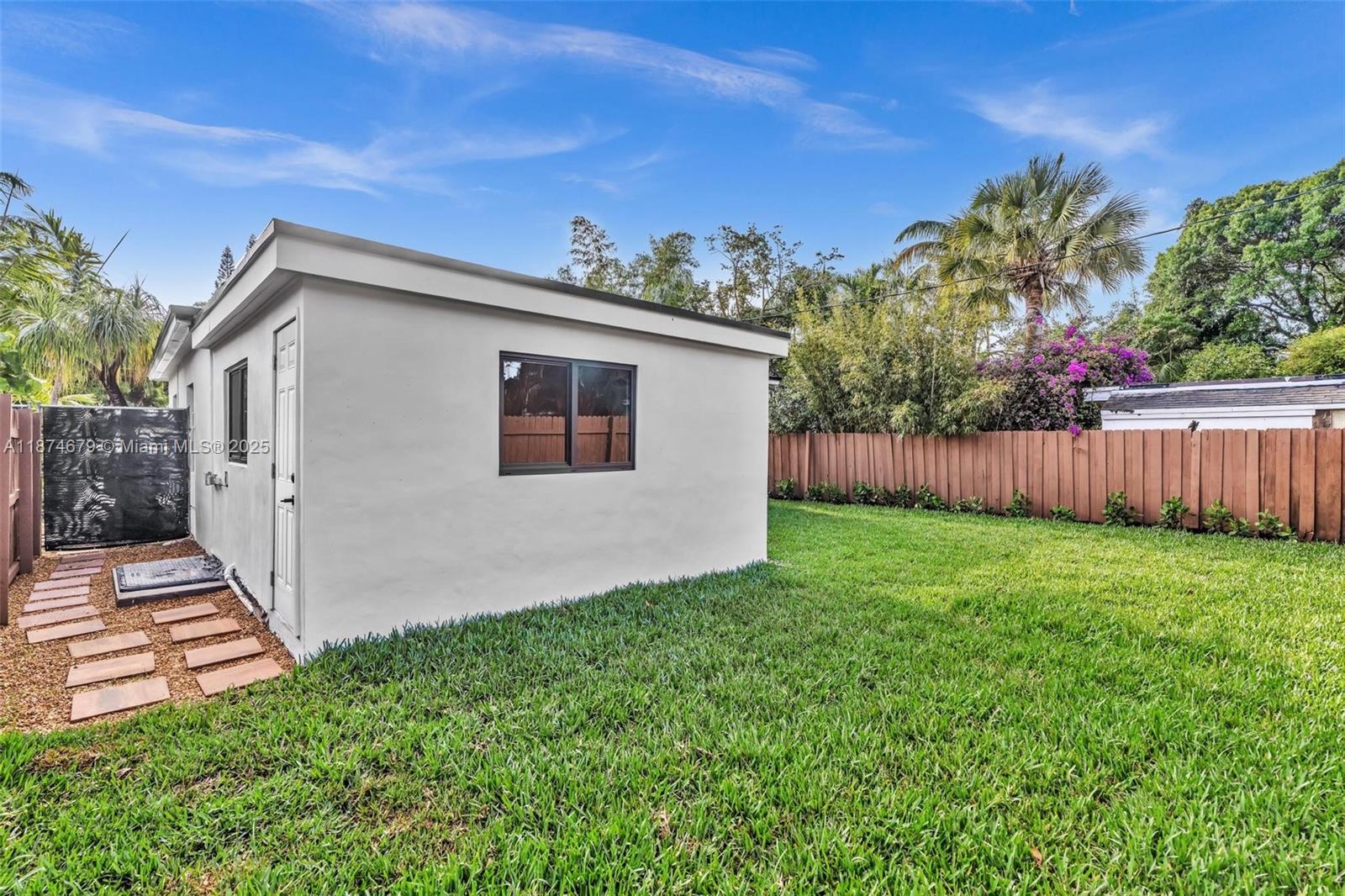 See details / 1856 sq. ft. $ 2025-09-08 0 Photo