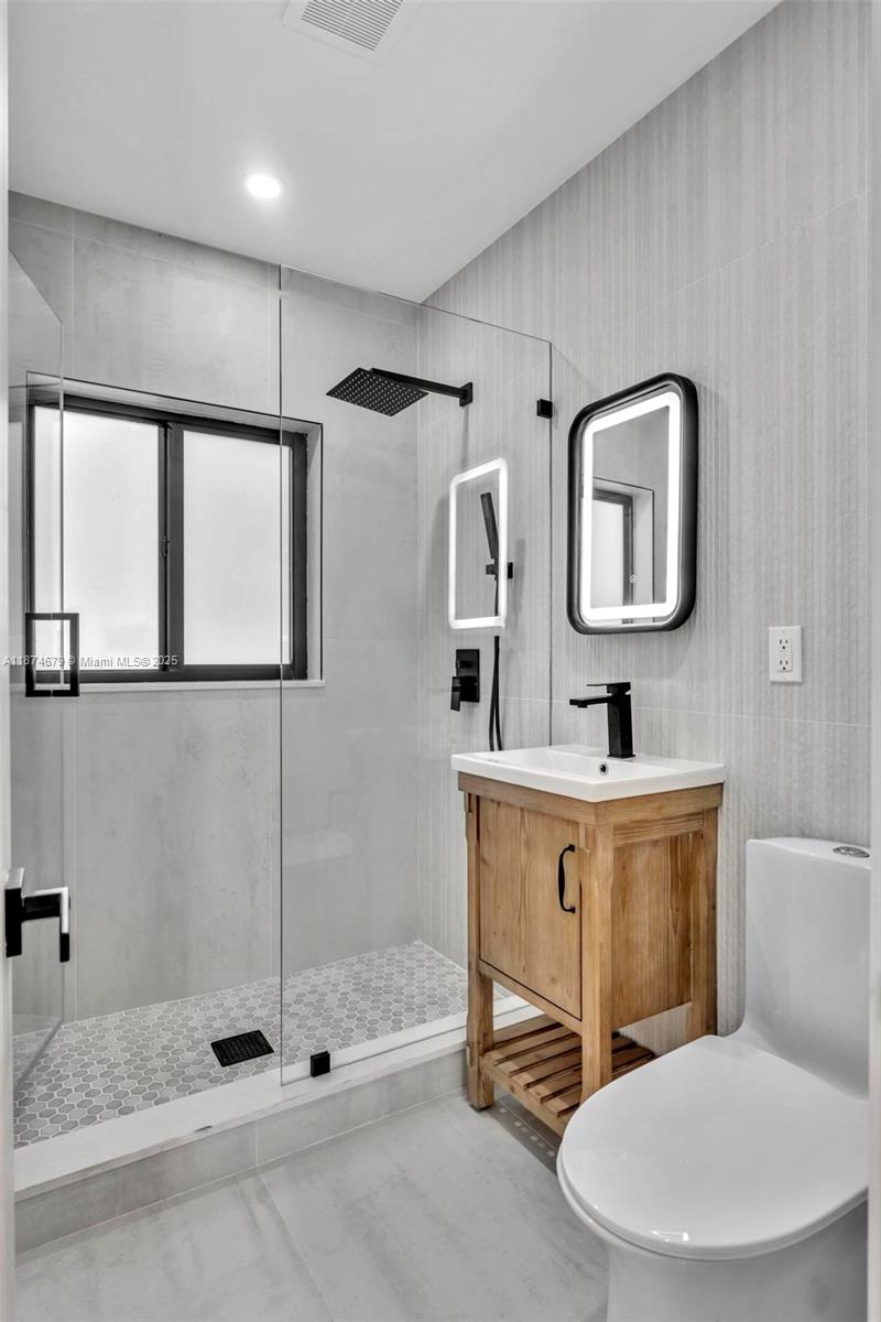 See details / 1856 sq. ft. $ 2025-09-08 0 Photo