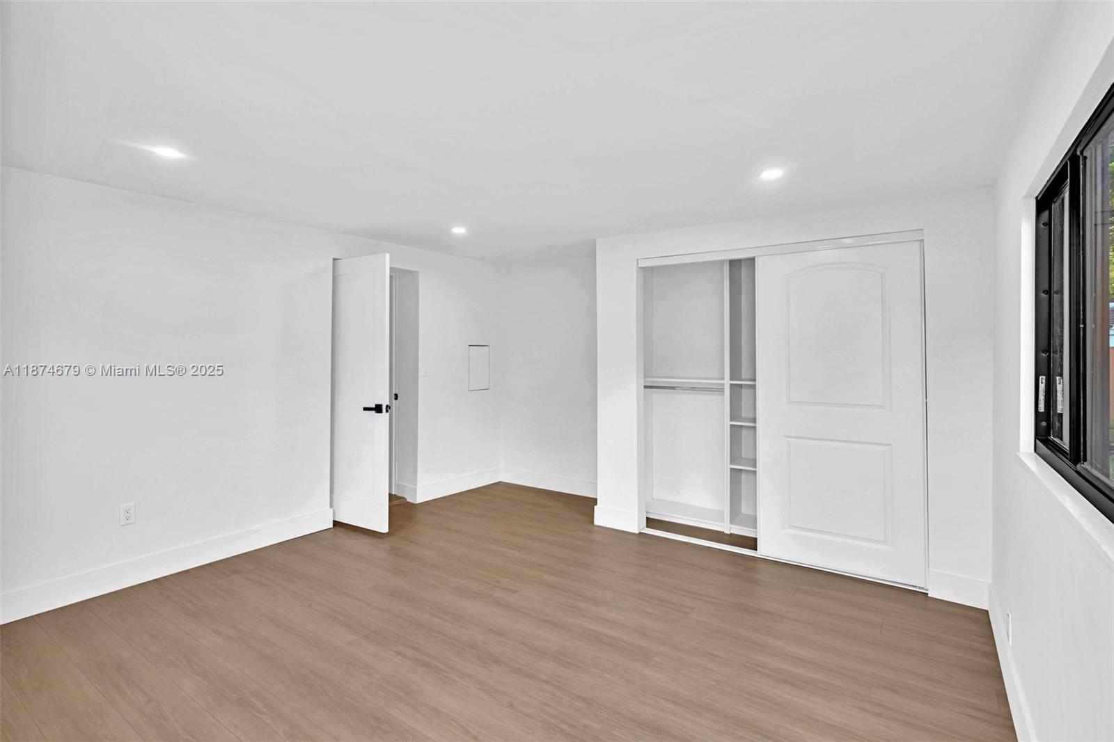 See details / 1856 sq. ft. $ 2025-09-08 0 Photo