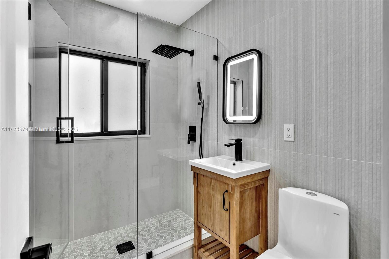See details / 1856 sq. ft. $ 2025-09-08 0 Photo