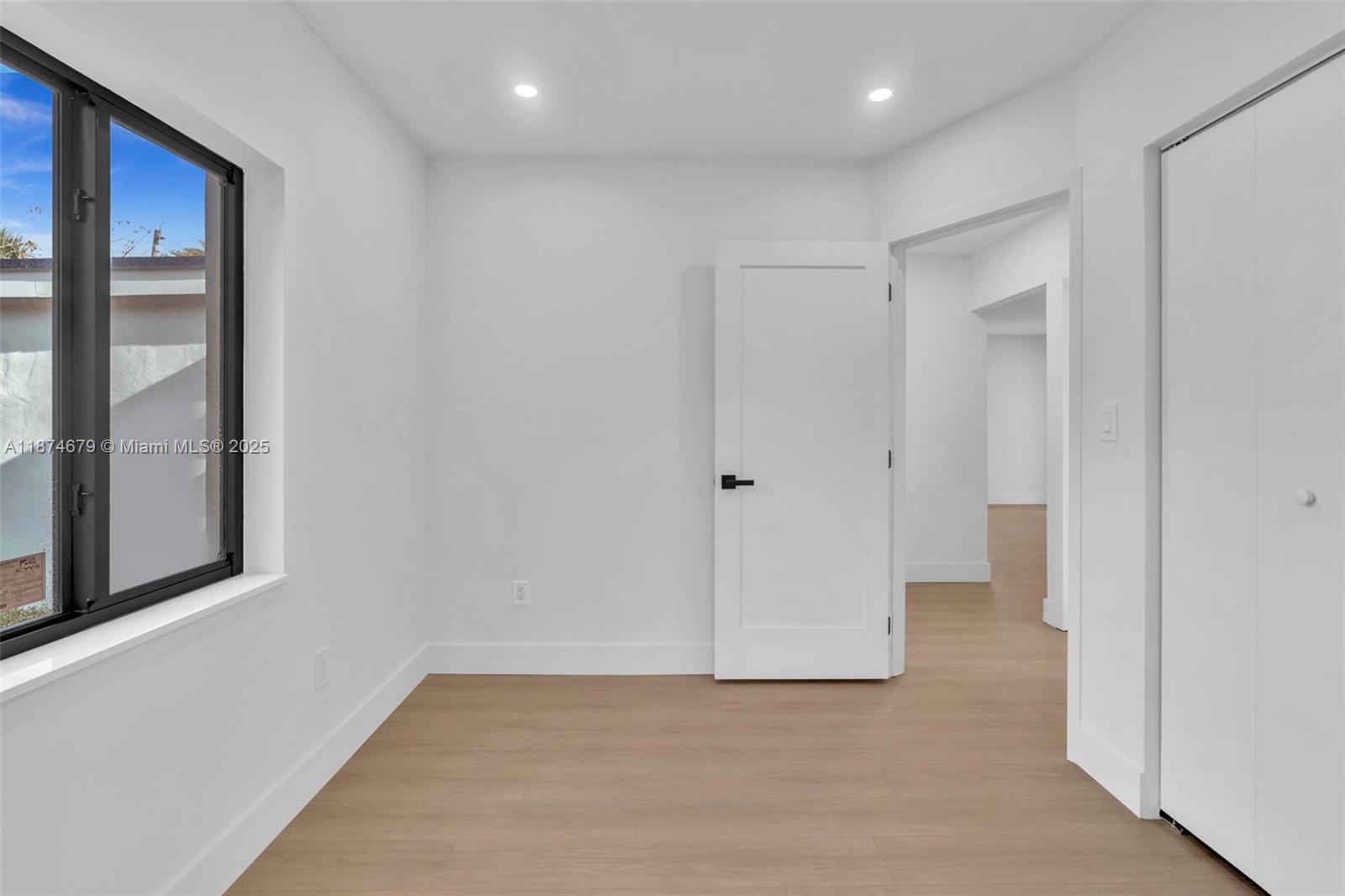 See details / 1856 sq. ft. $ 2025-09-08 0 Photo