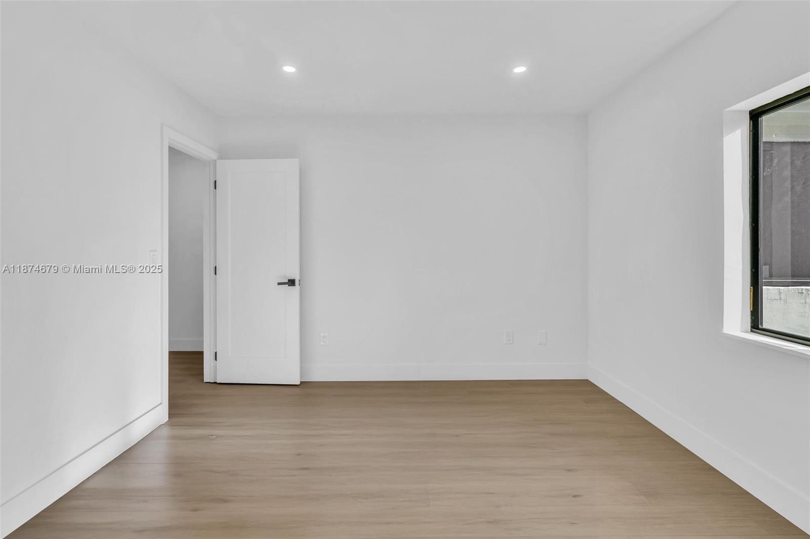 See details / 1856 sq. ft. $ 2025-09-08 0 Photo