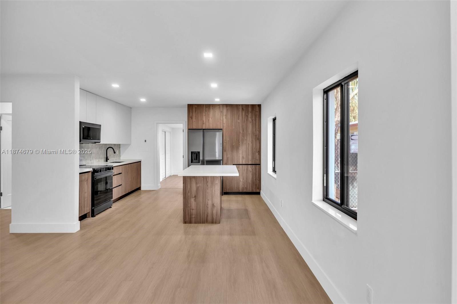 See details / 1856 sq. ft. $ 2025-09-08 0 Photo