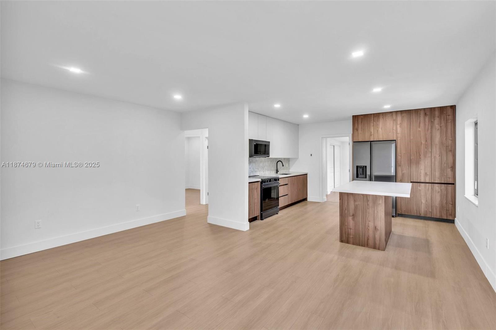 See details / 1856 sq. ft. $ 2025-09-08 0 Photo