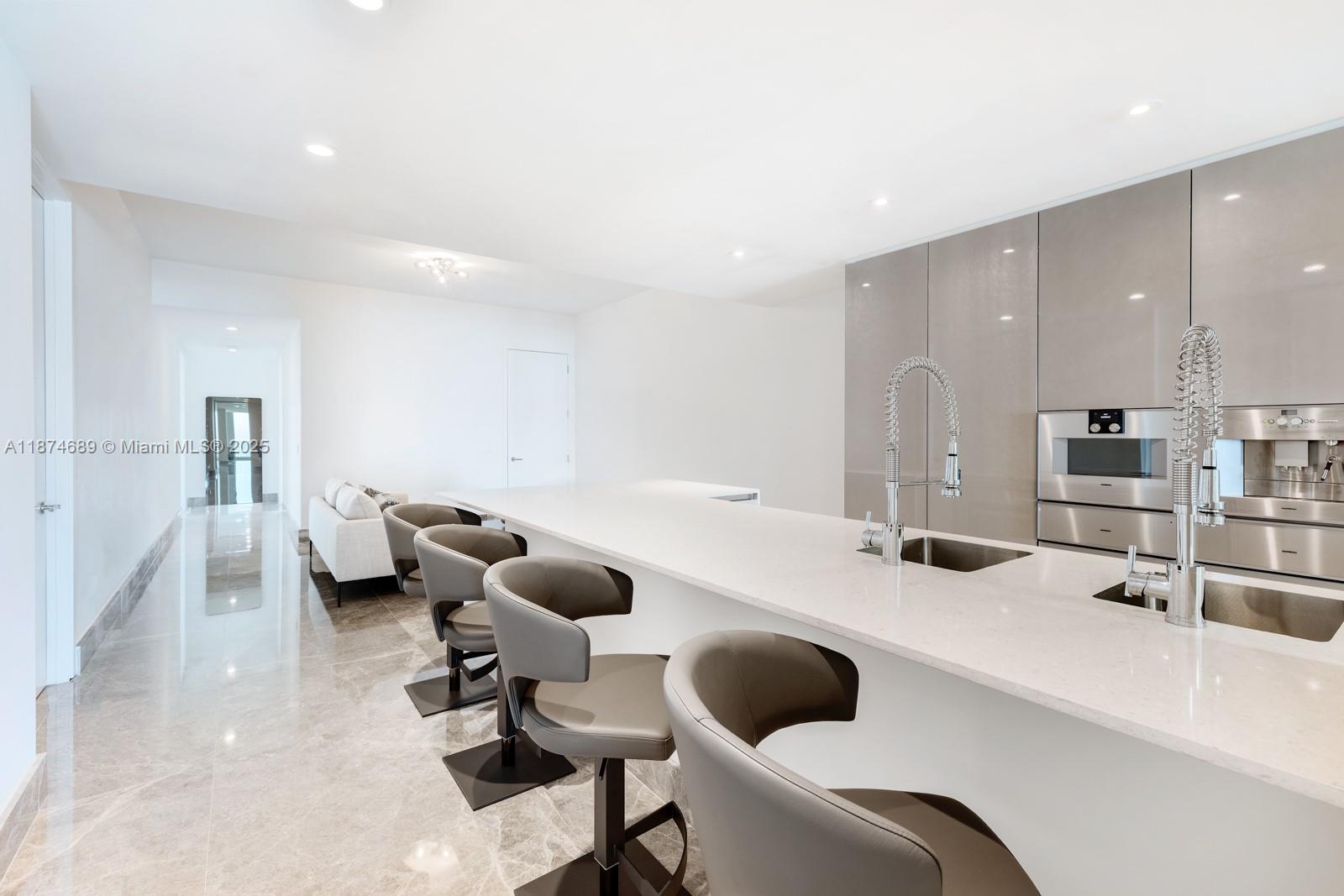 403 3 / 5 3168 sq. ft. $ 2025-09-08 0 Photo