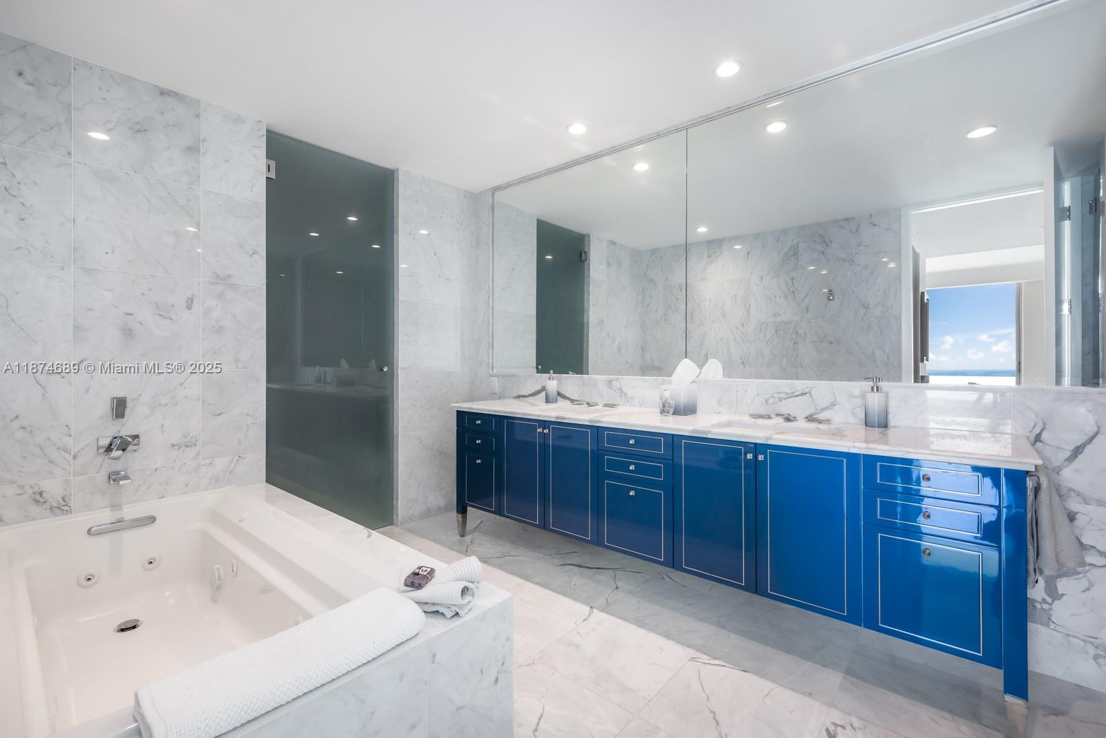 403 3 / 5 3168 sq. ft. $ 2025-09-08 0 Photo