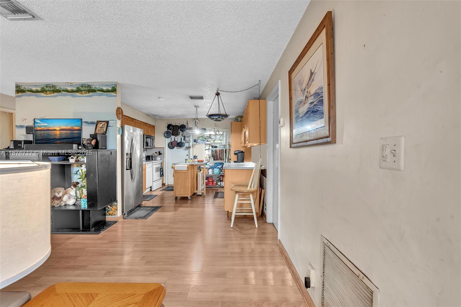 See details / 1798 sq. ft. $ 2025-09-08 0 Photo
