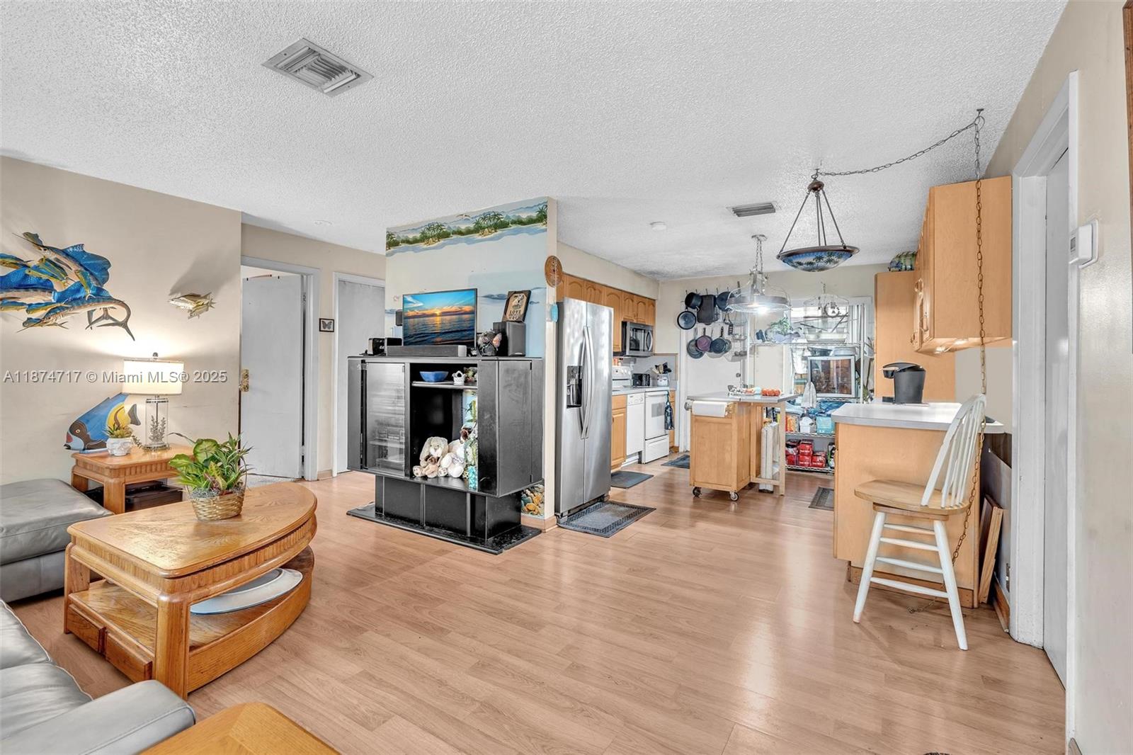 See details / 1798 sq. ft. $ 2025-09-08 0 Photo