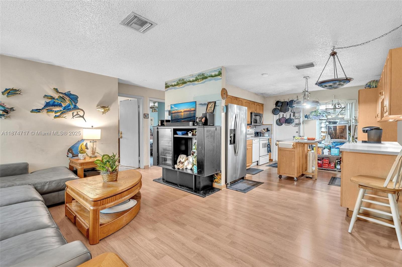 See details / 1798 sq. ft. $ 2025-09-08 0 Photo