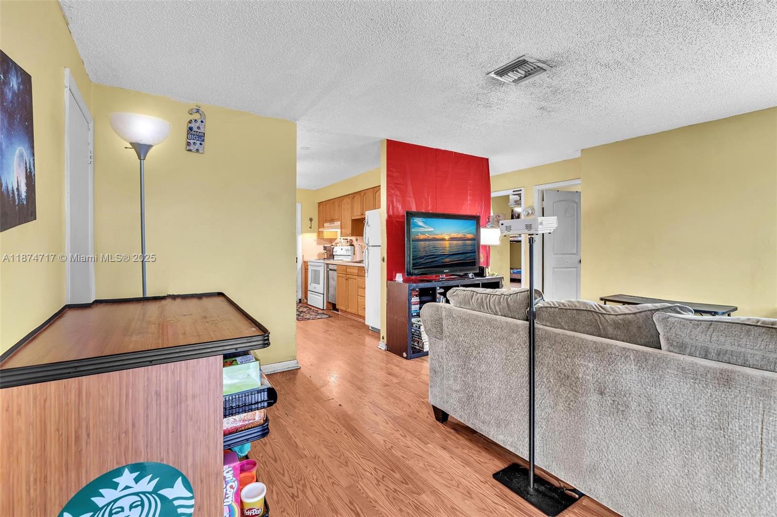 See details / 1798 sq. ft. $ 2025-09-08 0 Photo