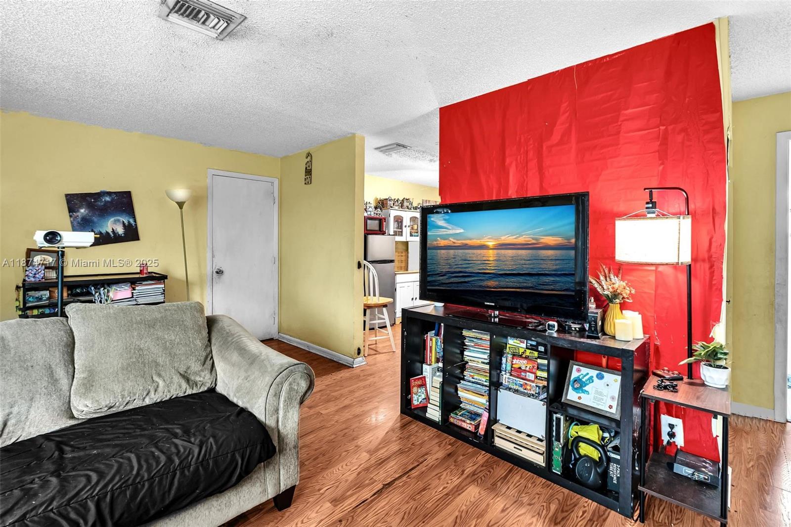 See details / 1798 sq. ft. $ 2025-09-08 0 Photo
