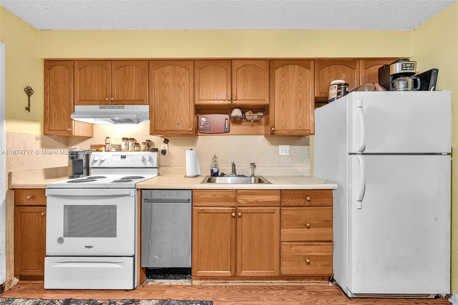 See details / 1798 sq. ft. $ 2025-09-08 0 Photo