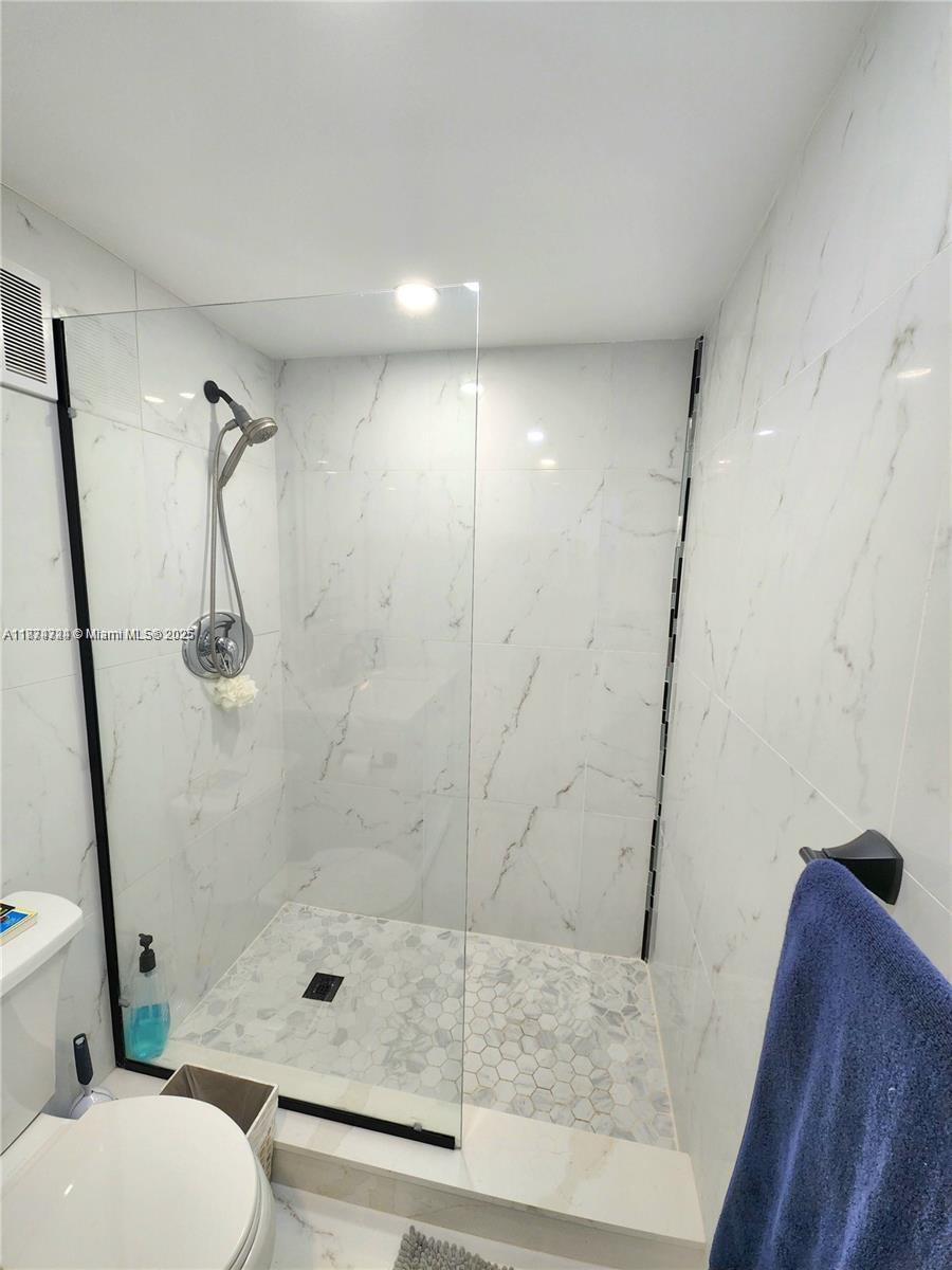 Photo of 3725 Ocean Dr  #1410, Hollywood, Florida, 33019 - 