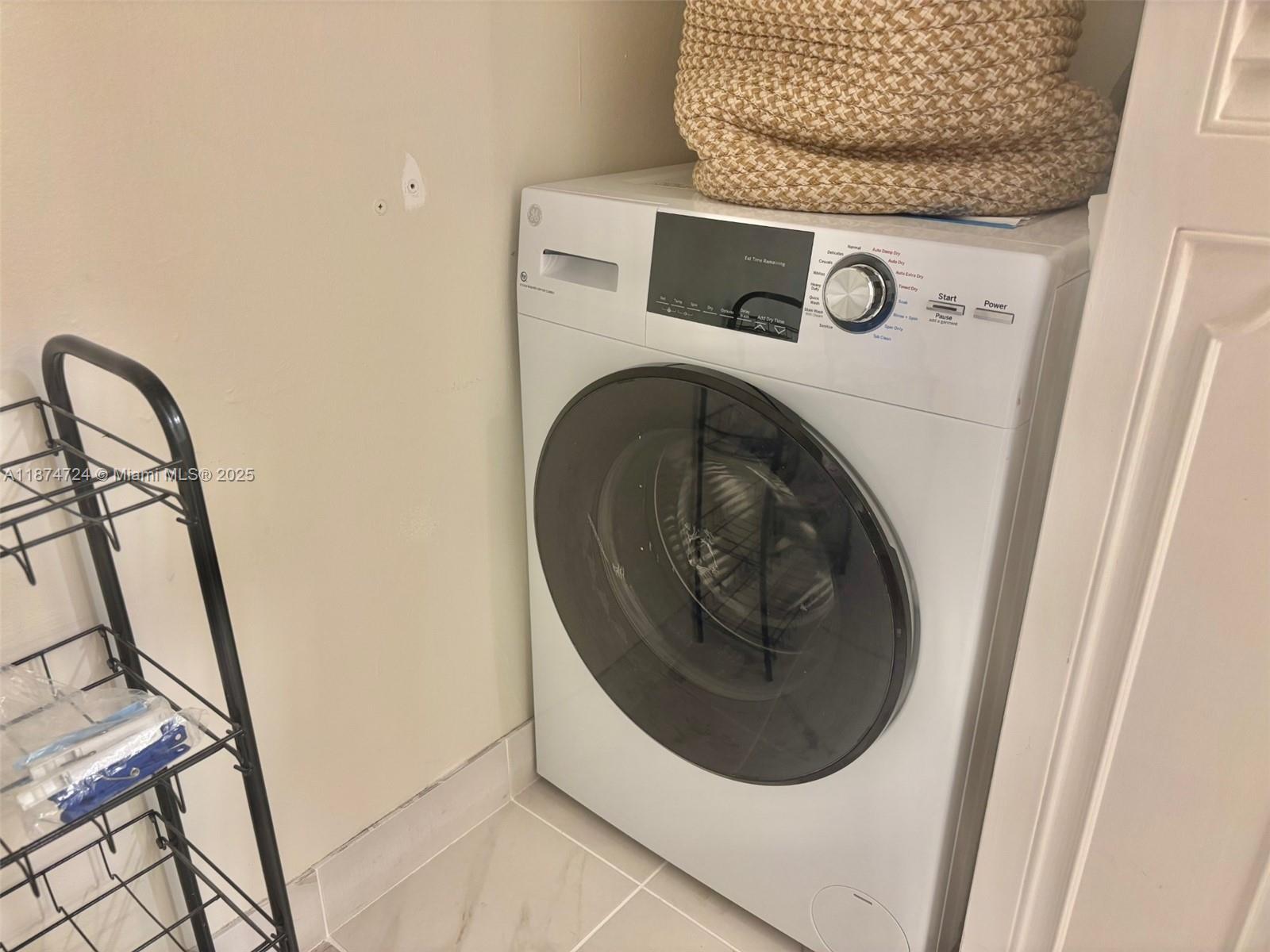 Photo of 3725 Ocean Dr  #1410, Hollywood, Florida, 33019 - 