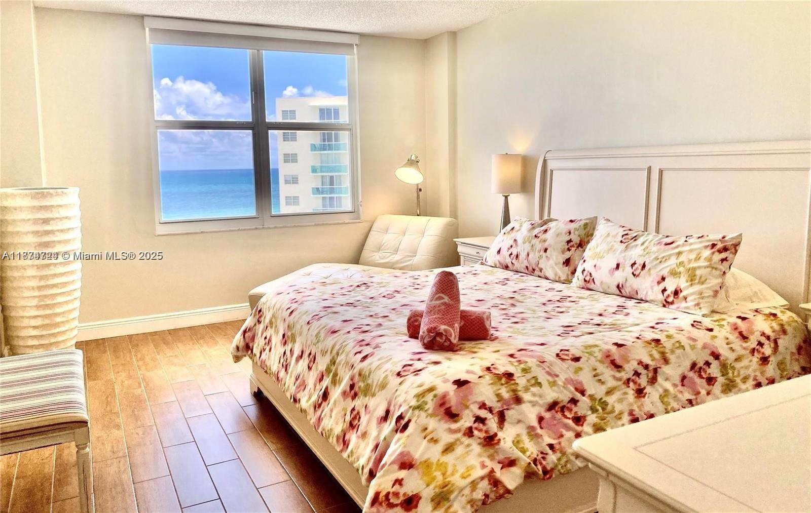 Photo of 3725 Ocean Dr  #1410, Hollywood, Florida, 33019 - 