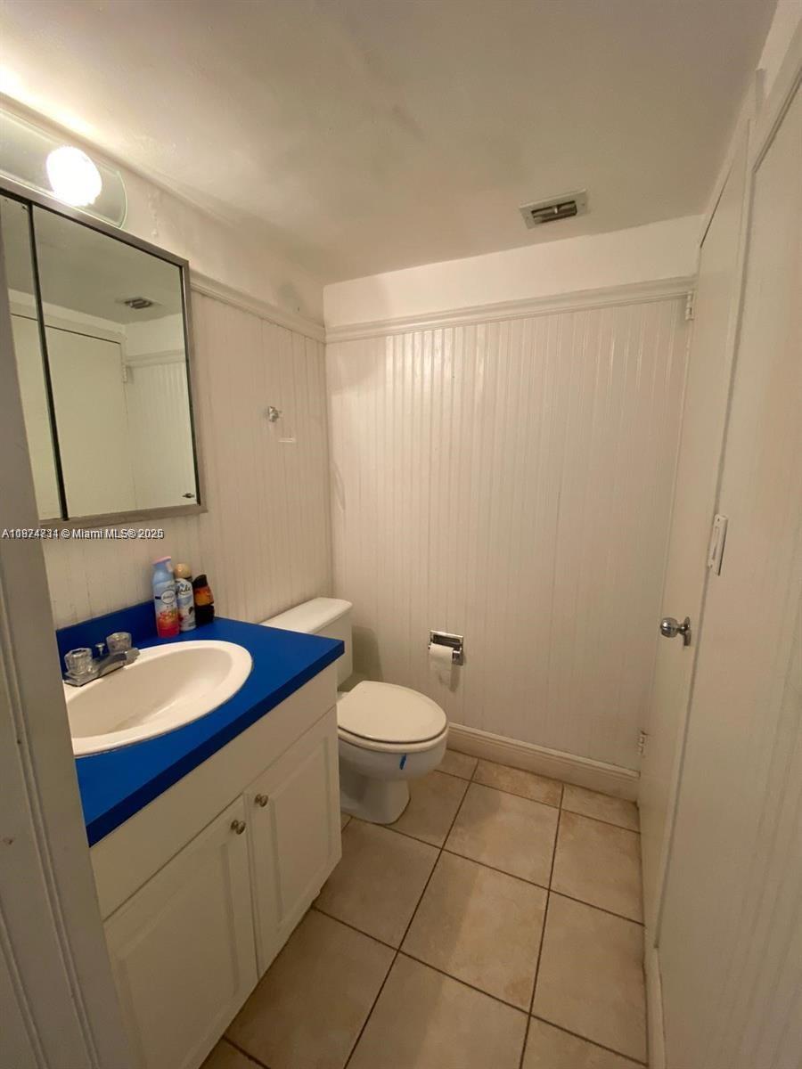 Photo of 2030 Ocean Dr  #617, Hallandale Beach, Florida, 33009 - 