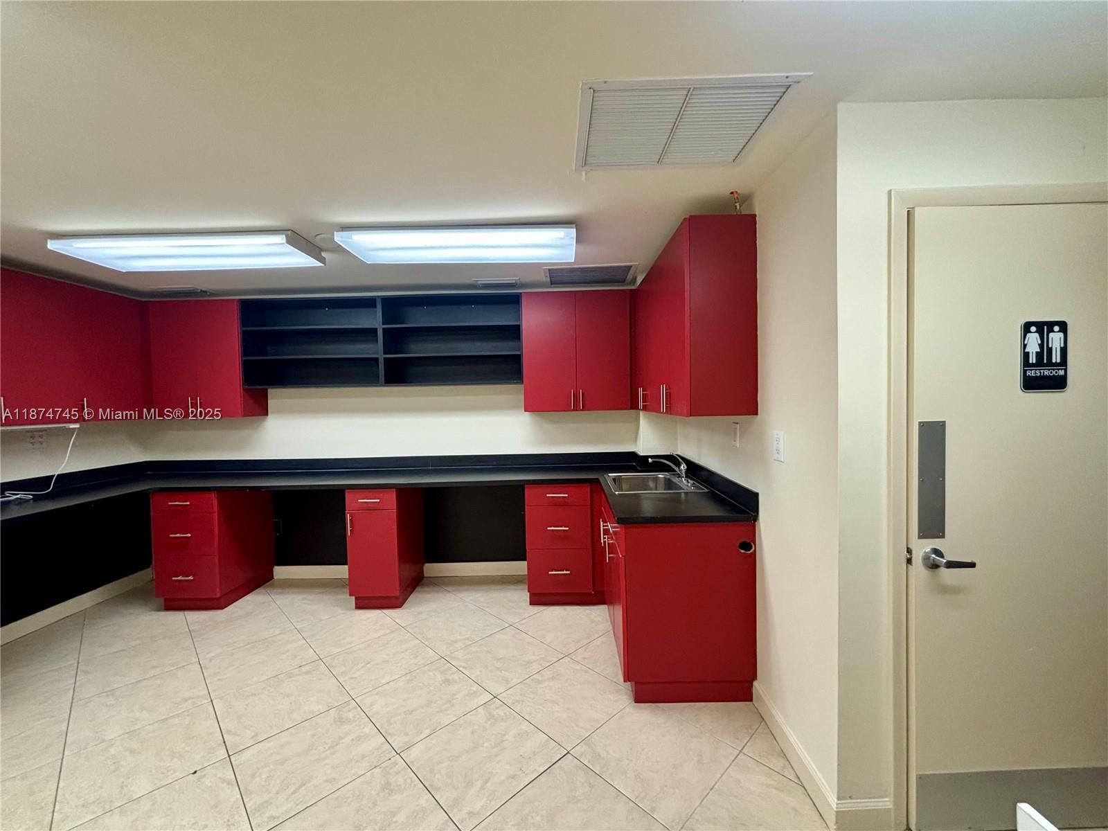 See details 14 / sq. ft. $ 2025-09-08 0 Photo