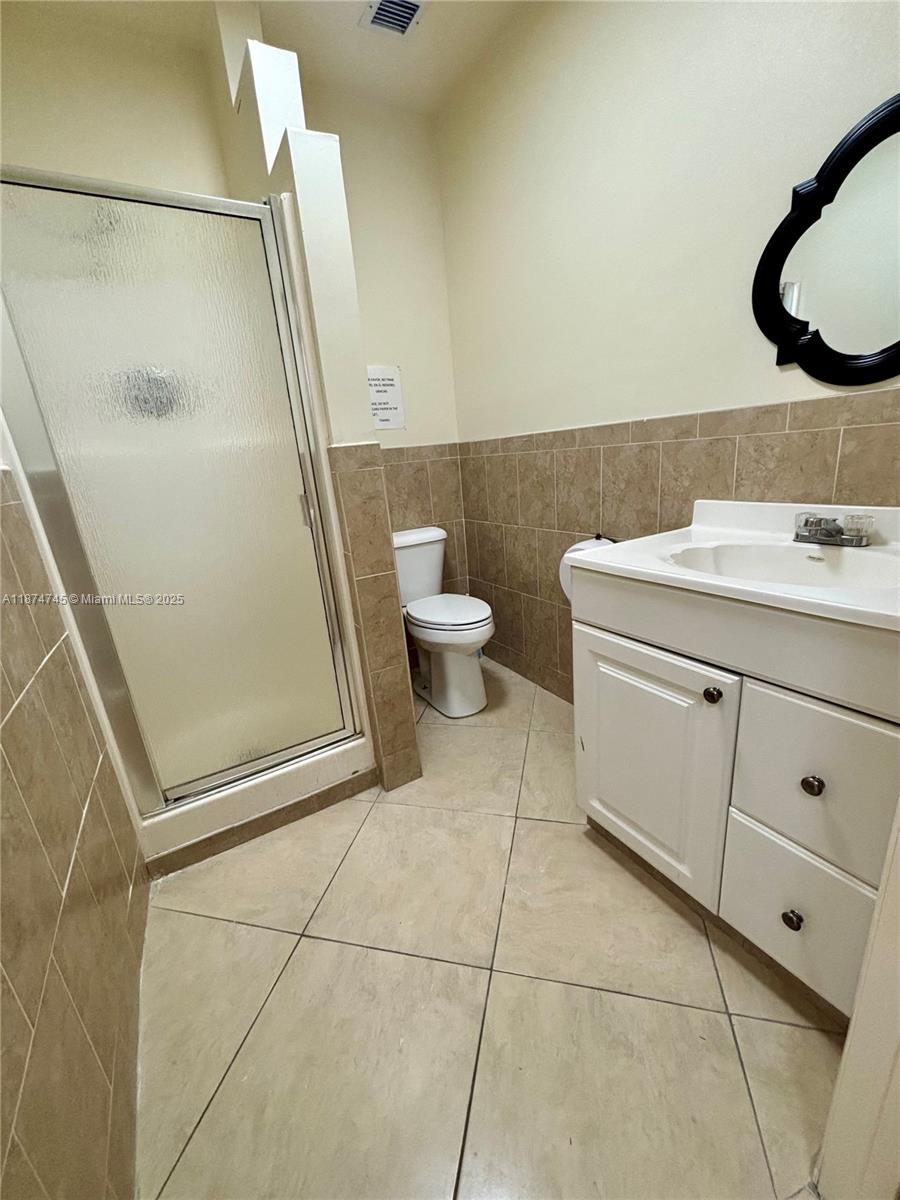 See details 14 / sq. ft. $ 2025-09-08 0 Photo